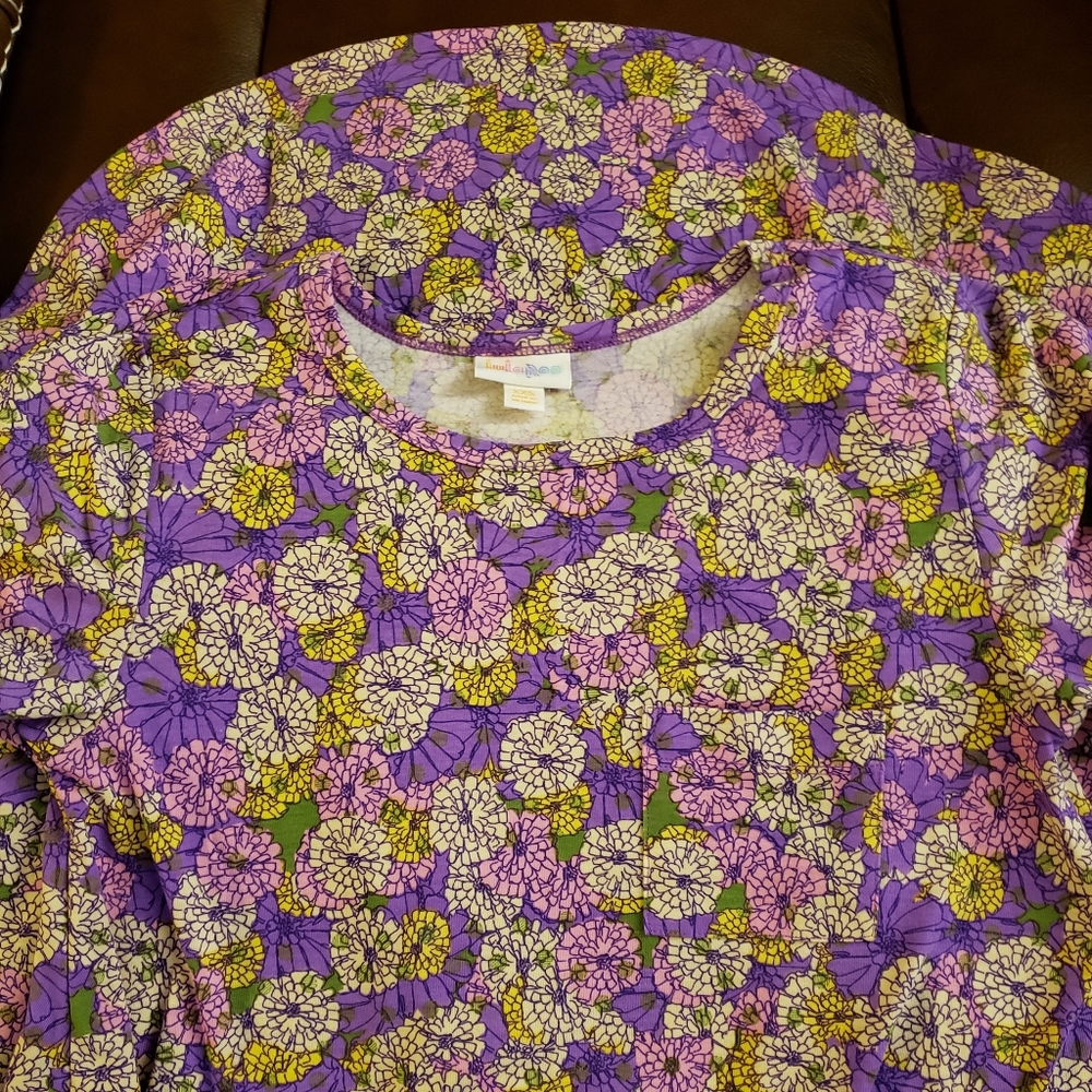 😍Lularoe Floral Carly